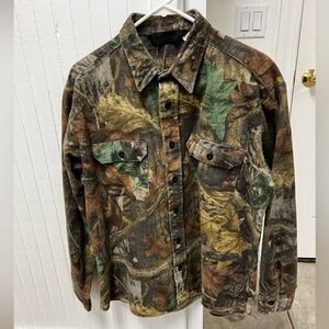 Men’s Large Liberty Button Down Camo Hinting Shirt